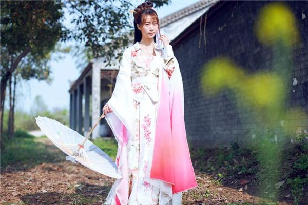 女生左手红绳代表怎么意思